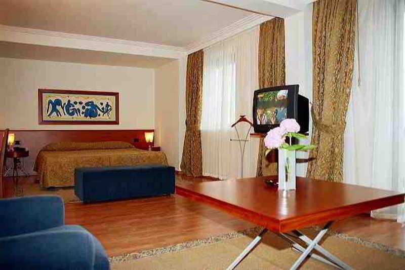 Hotel Butrinti Sarandë Rom bilde